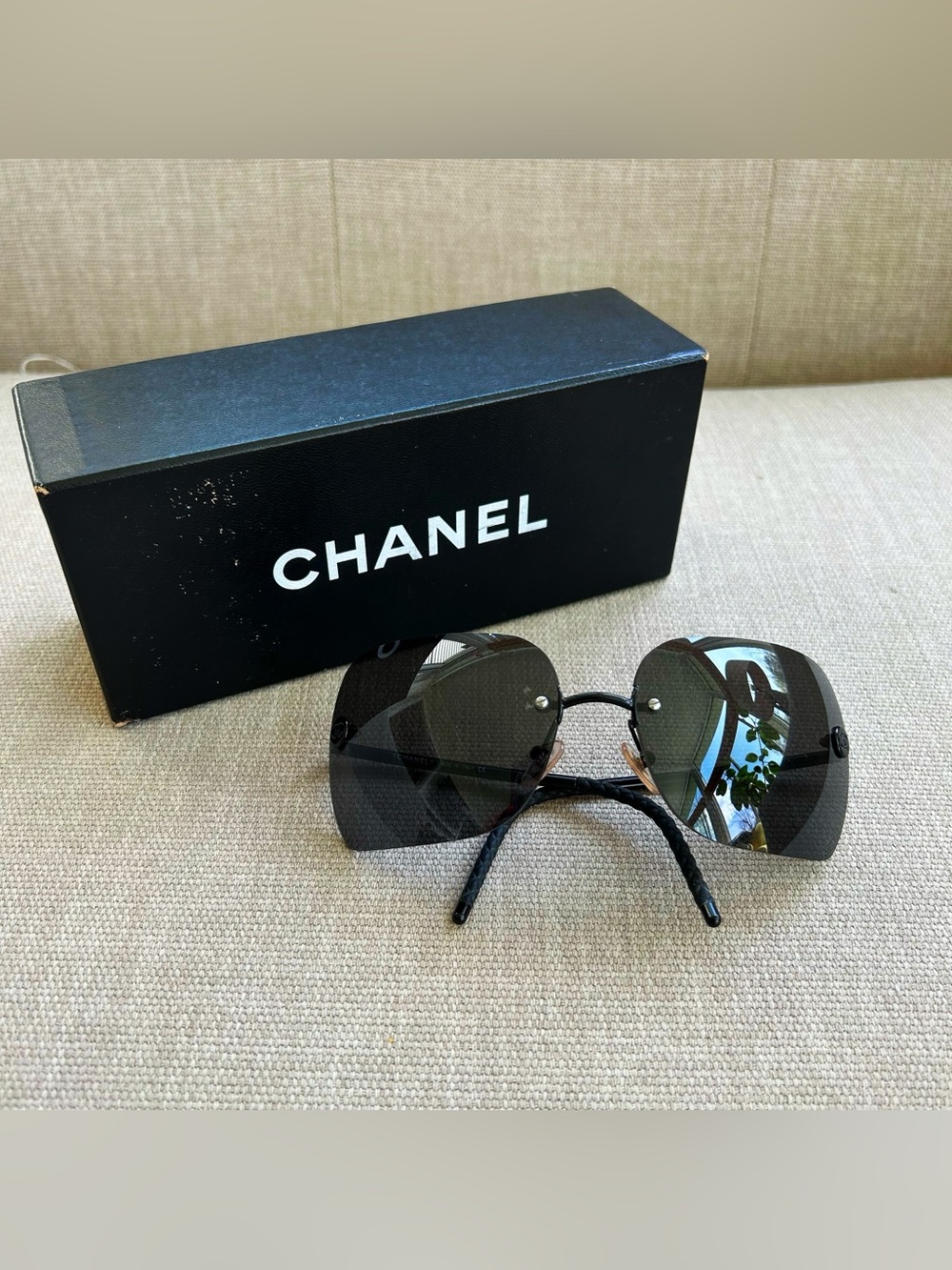 Authentic 90’s VINTAGE CHANEL Rimless Square Sunglasses in Black Gradient - Picture 5 of 15